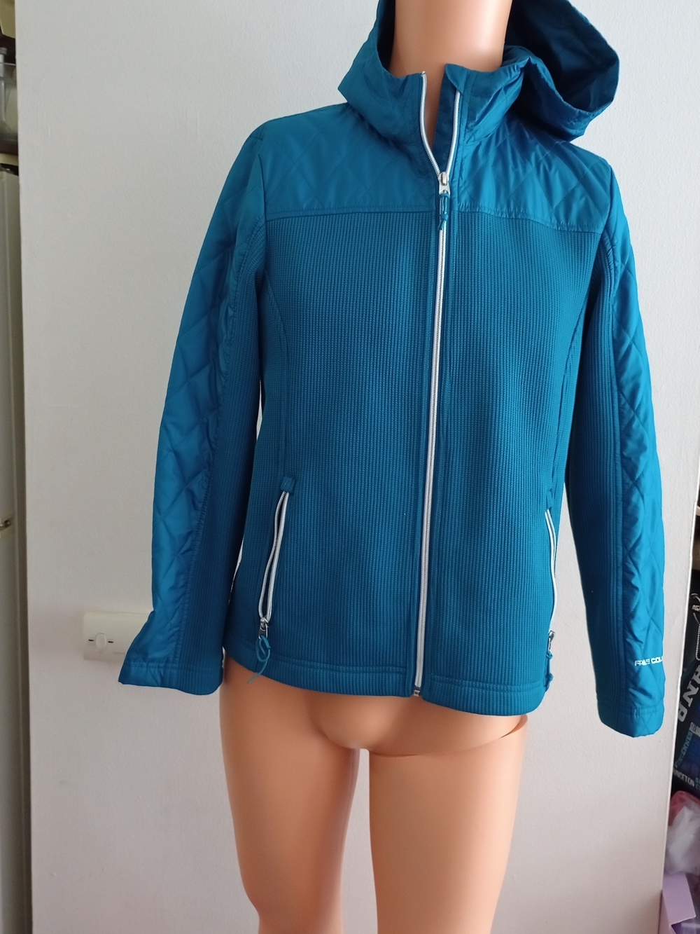 Teal Free Country polyester puffer jacket featuring a size smal